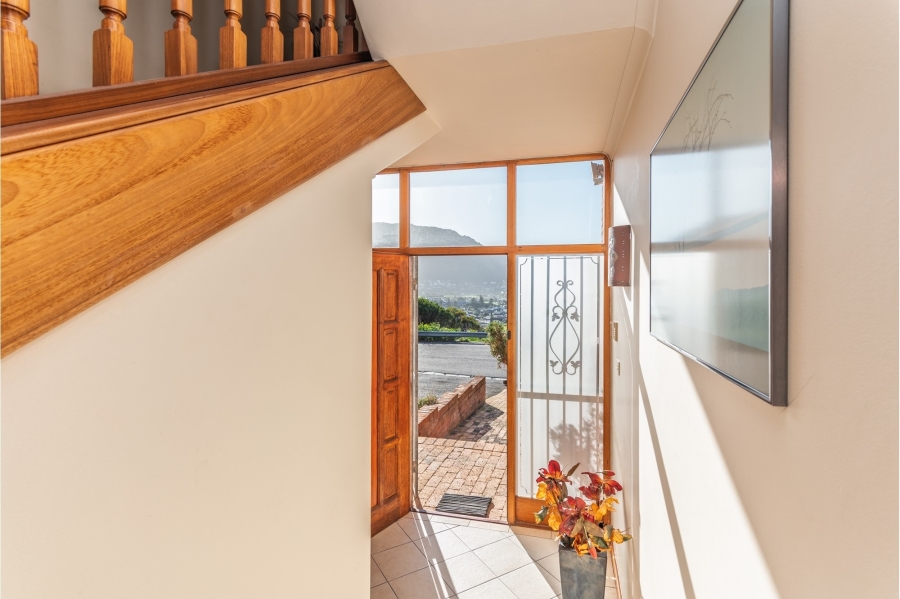 4 Bedroom Property for Sale in Fish Hoek Western Cape